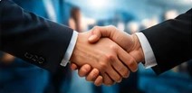Aperto de mãos entre parceiros de negócio